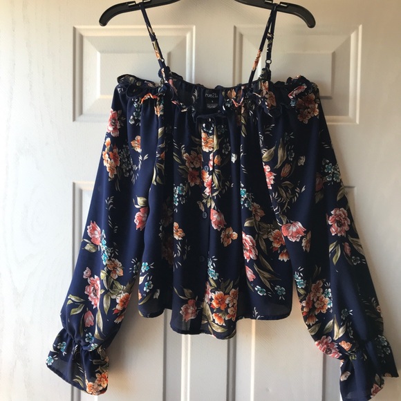 Rue 21 off-the-shoulder blouse - Picture 1 of 3